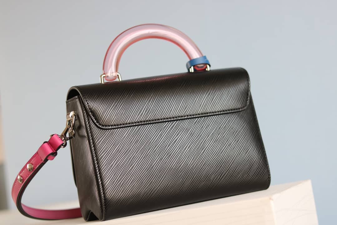 L0vis Vvtt0n Epi Twist PM Chain Black M50332 Replica Crossbody Bag