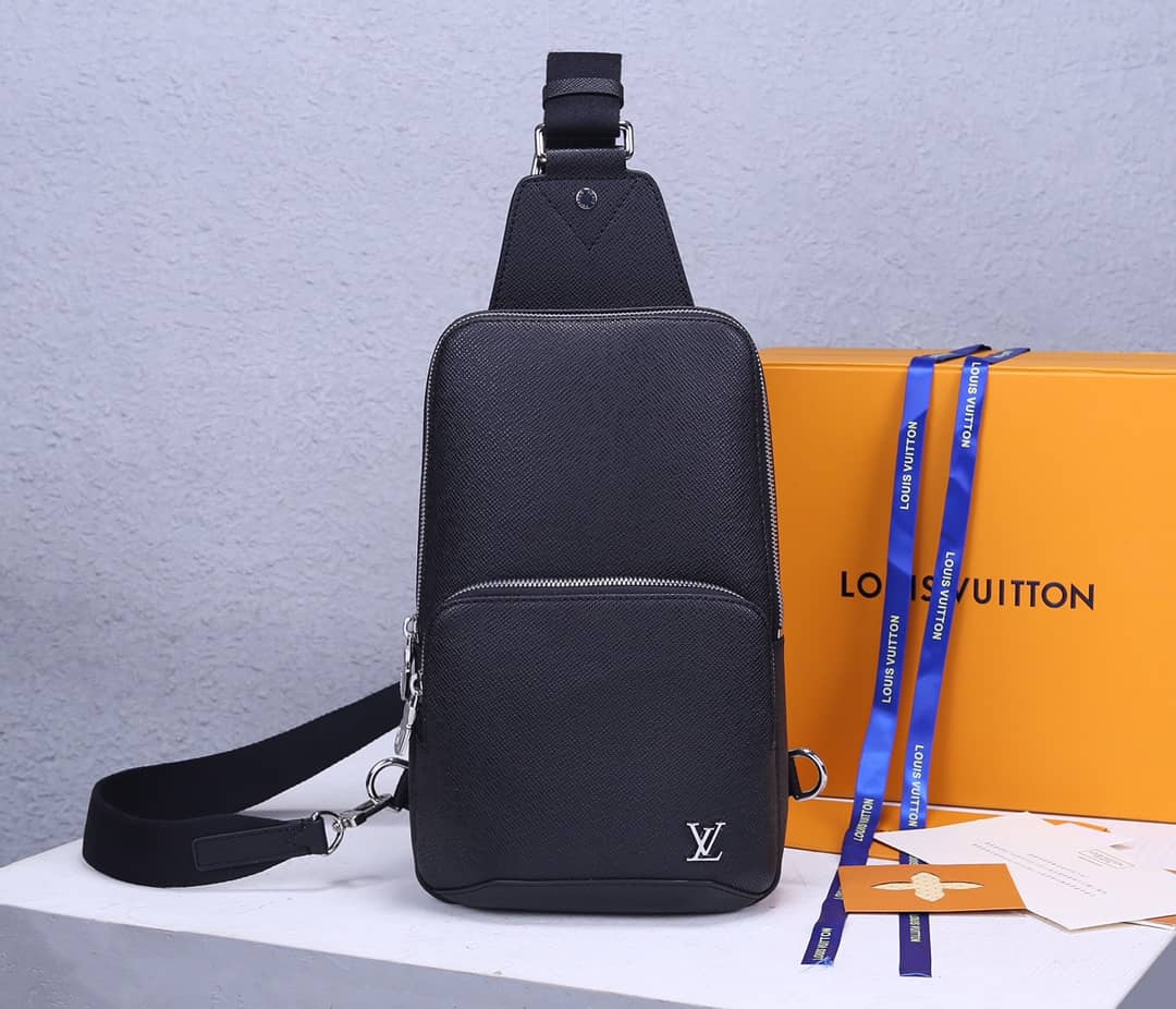 L0vis Vvtt0n Avenue Taiga Leather Replica Sling Bag M30443