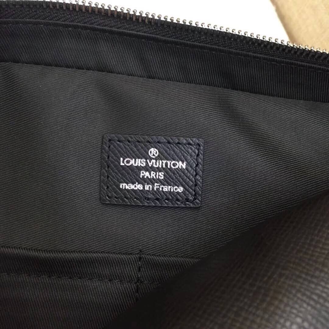 L0vis Vvtt0n Anton Messenger PM Taiga Leather Replica Bag M34411