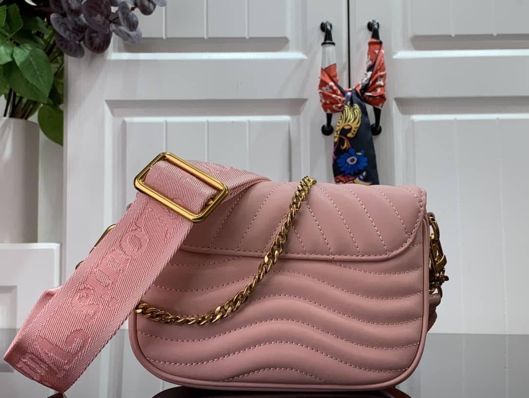 L0vis Vvtt0n New Wave Multi Replica Pochette Pink M56466