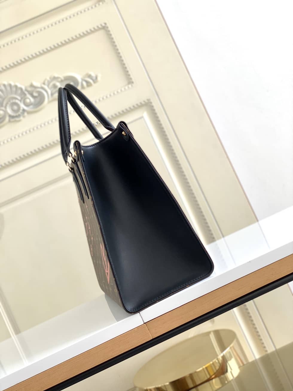 L0vis Vvtt0n Onthego Medium Handbag M45888 Replica Tote