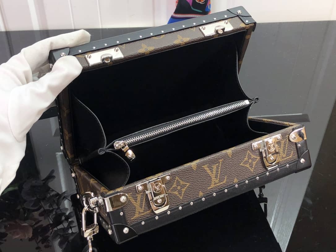 L0vis Vvtt0n Monogram Massacar Canvas Clutch Box Replica