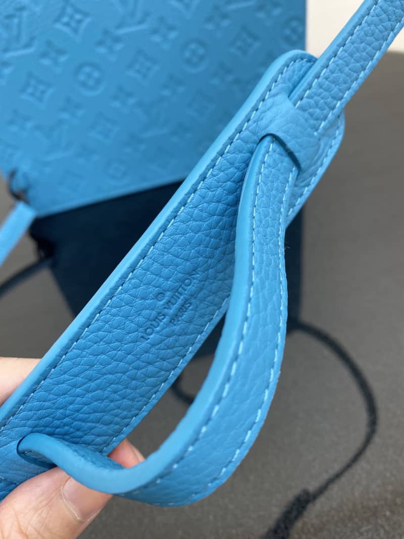 L0vis Vvtt0n Sac Plat Messenger Bag Replica Blue M55891