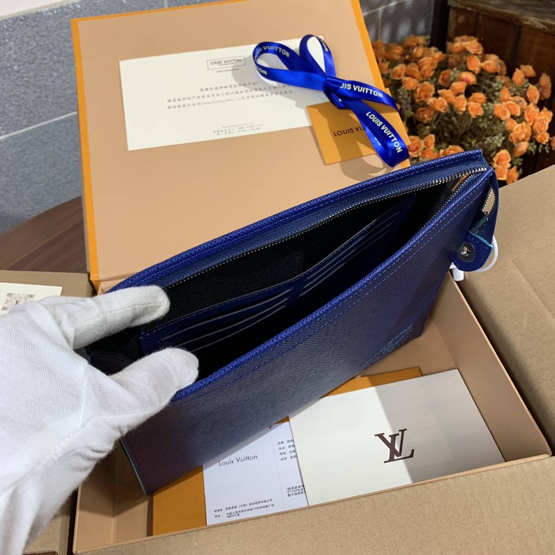 L0vis Vvtt0n Pochette Voyage MM Replica Clutch Blue M30395