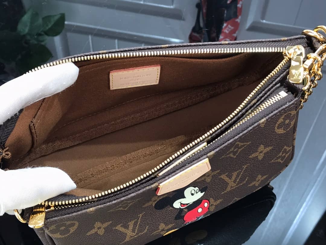L0vis Vvtt0n Monogram Canvas Multi Pochette Replica Brown M44823