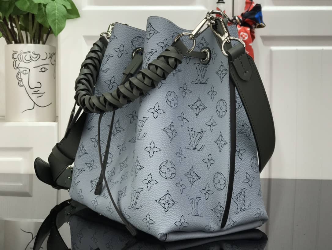 L0vis Vvtt0n Mahina Muria Replica Handbag Blue Gray M55801
