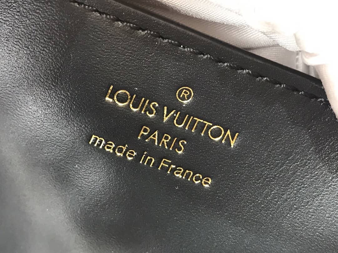 L0vis Vvtt0n Capucines BB Cutout Leather Bag Replica Black M57228