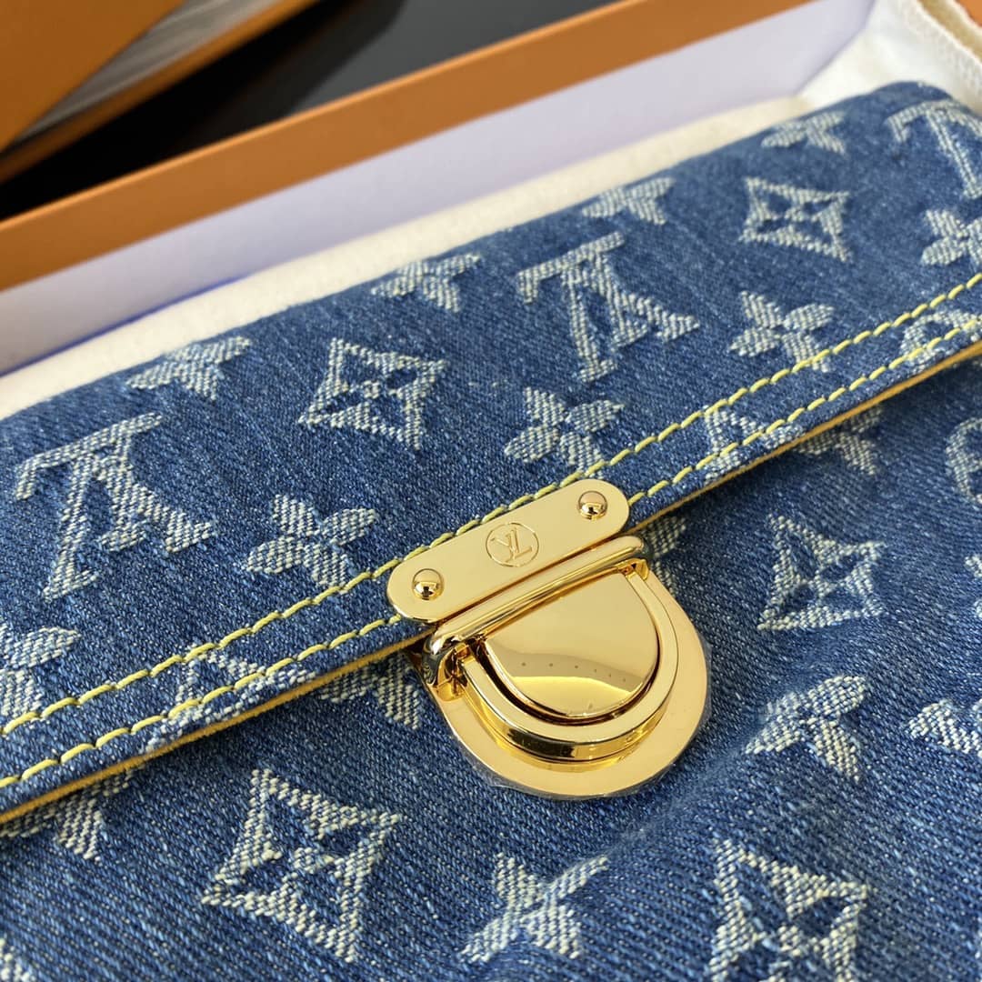 L0vis Vvtt0n Denim Clutch Vintage Replica Bag Blue M44472