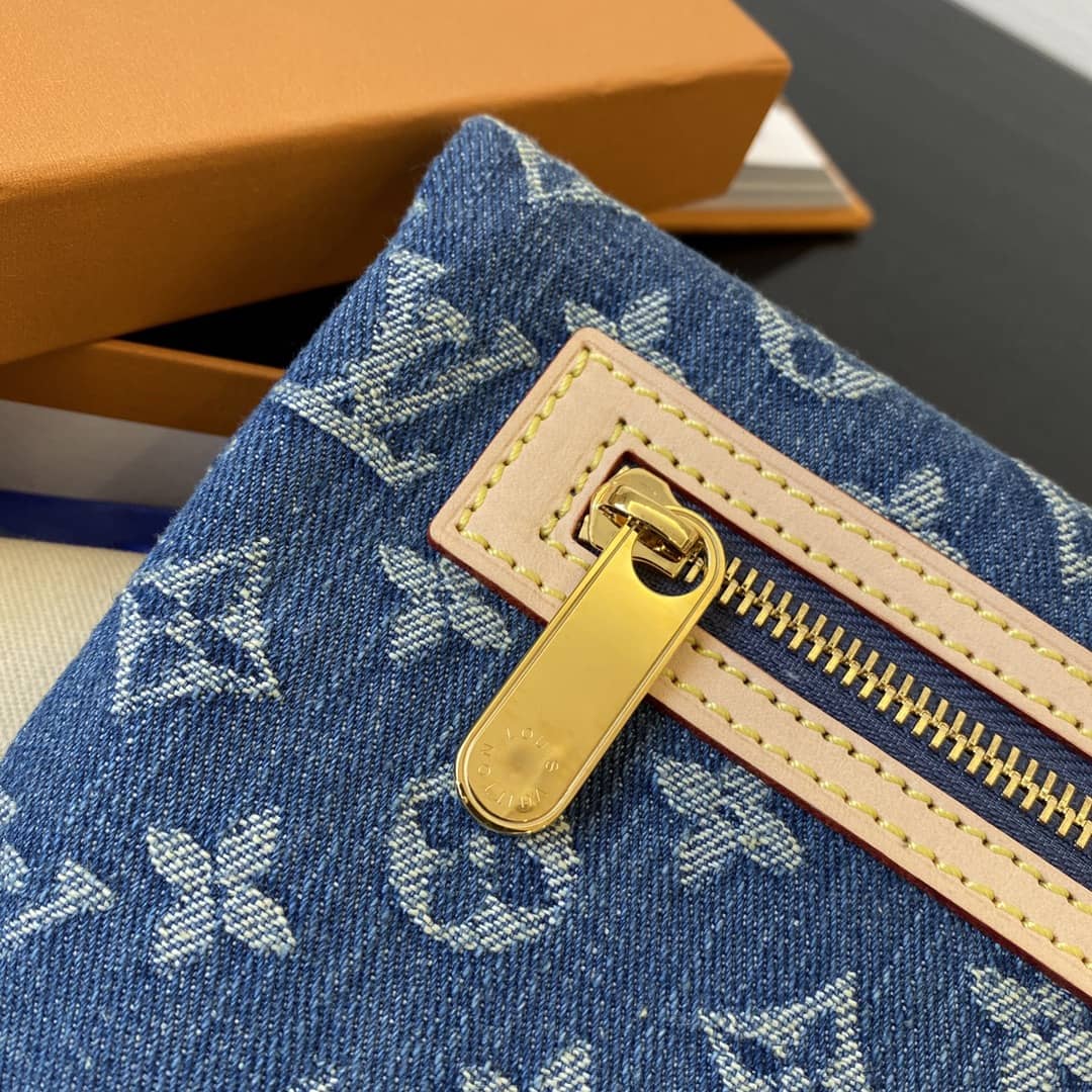 L0vis Vvtt0n Denim Clutch Vintage Replica Bag Blue M44472