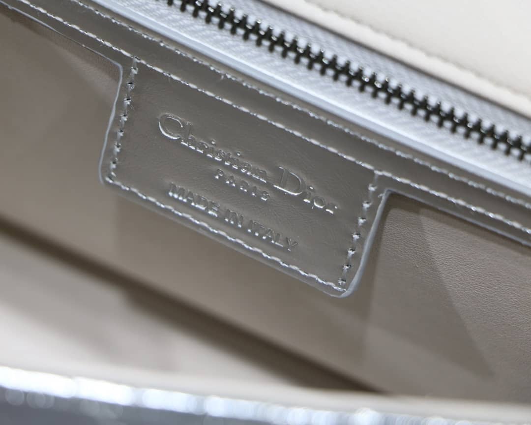 Chr1st1an D10r Caro Replica Bag