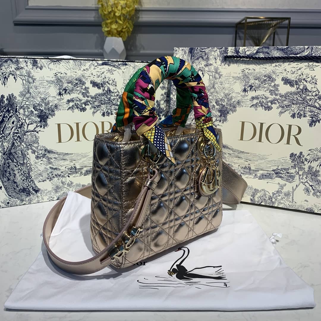 Chr1st1an D10r Lady D10r 20CM Replica Bag
