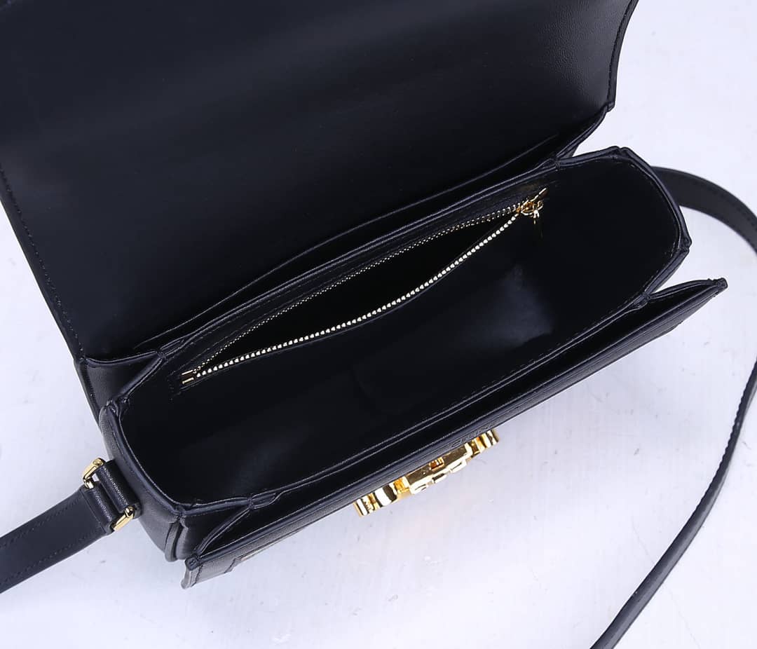 Ce1i*e Bag Dupe Triomphe Teen 18.5cm