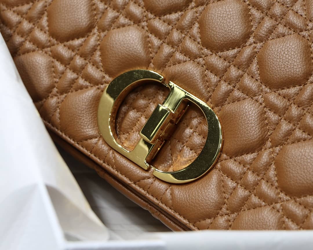 Chr1st1an D10r Caro Replica Bag