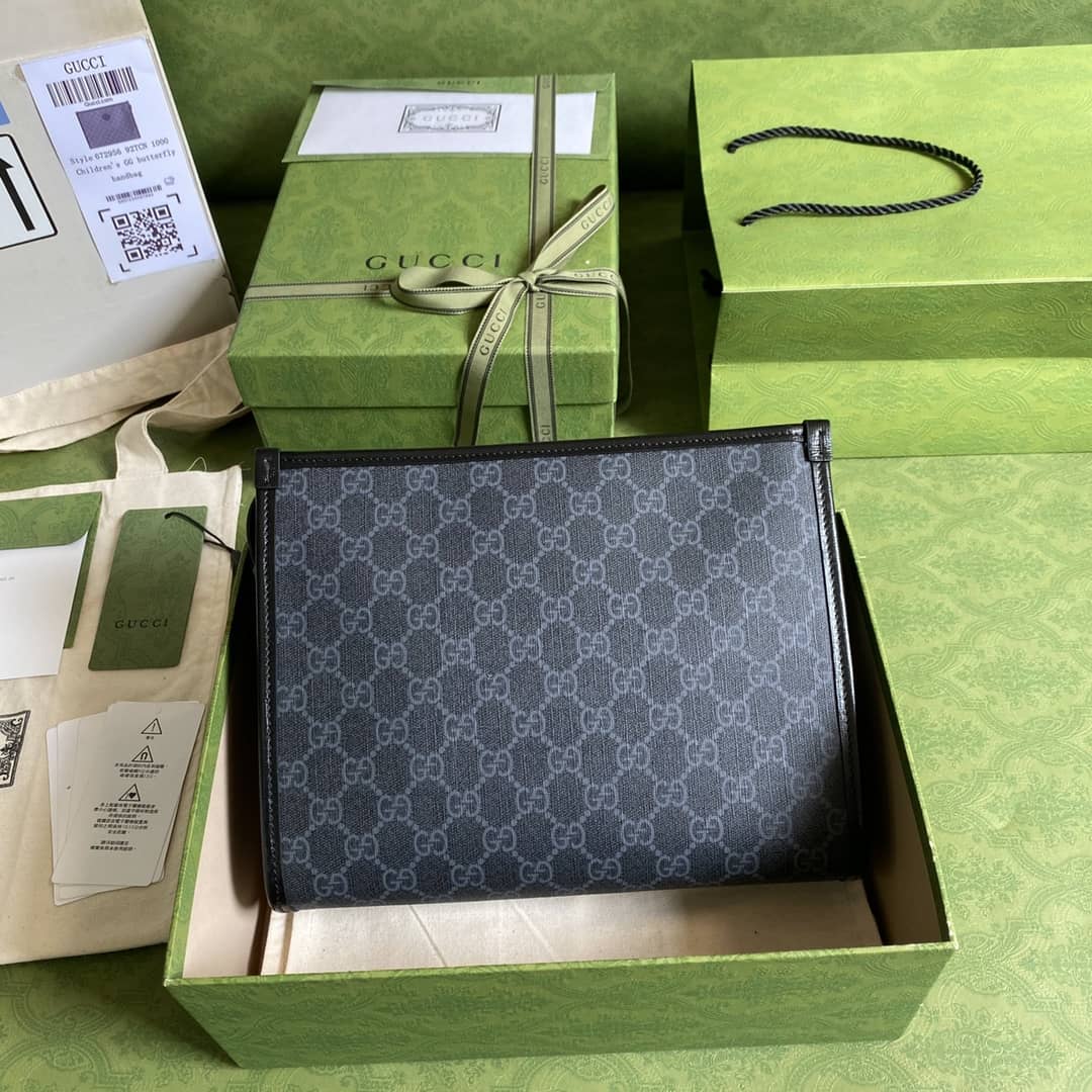 Gvc*1 Interlocking G Beauty Case Replica 672956