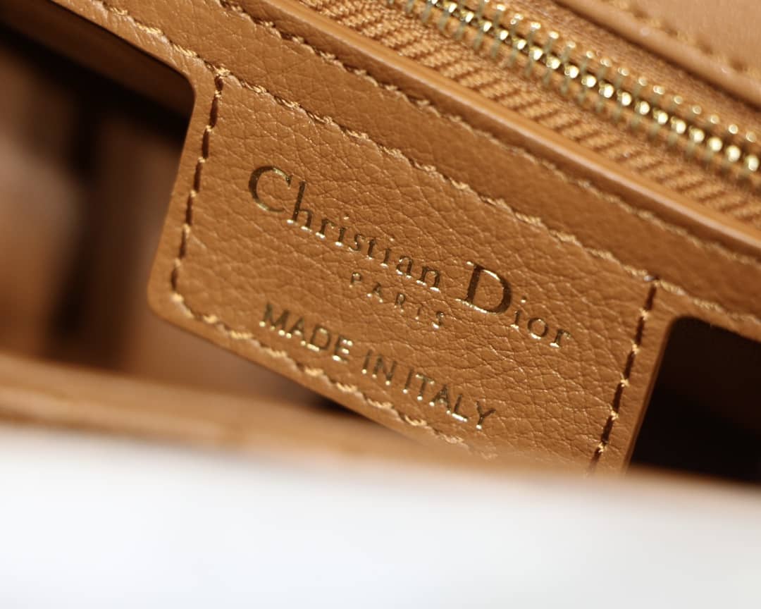 Chr1st1an D10r Caro Replica Bag