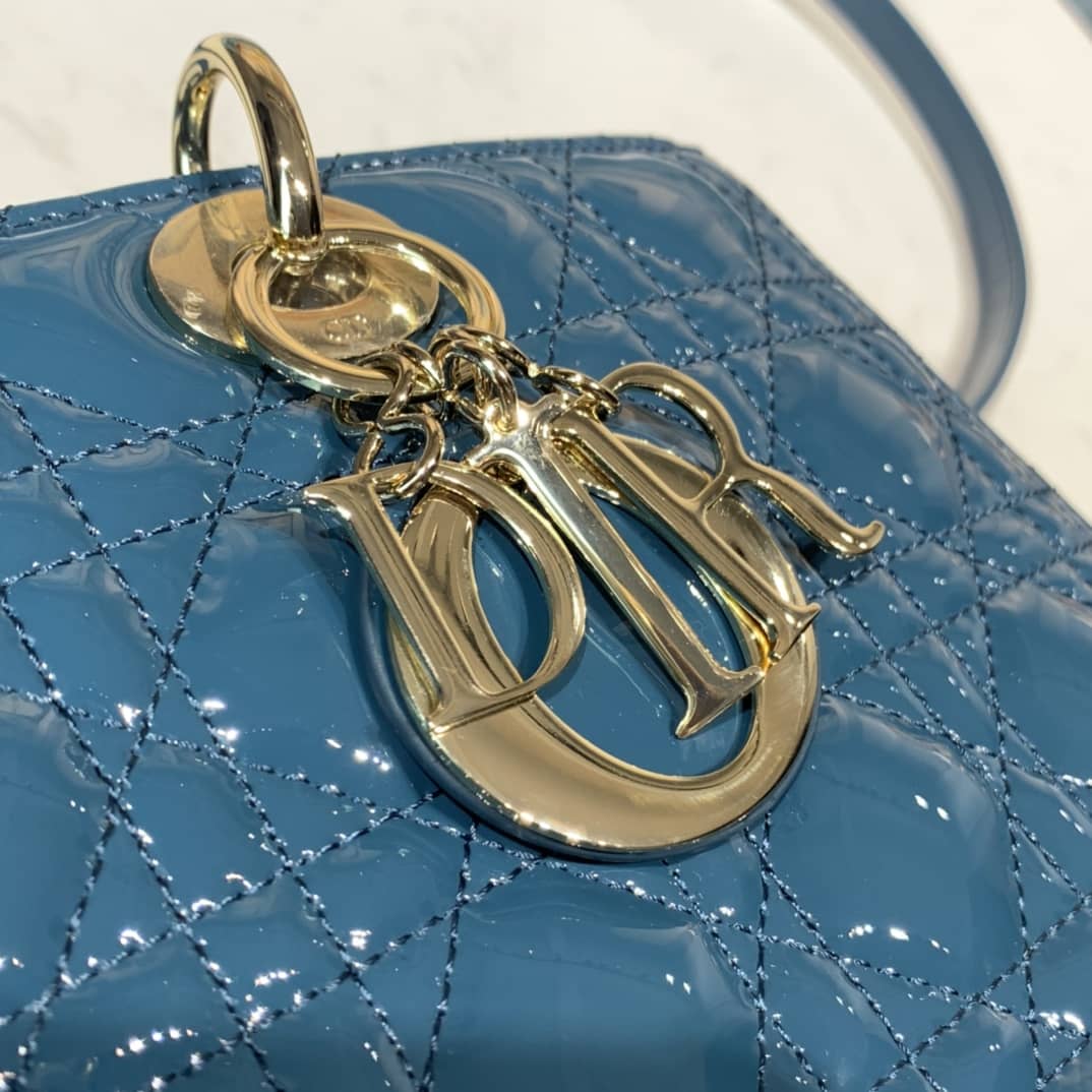 Chr1st1an D10r Lady D10r 32CM Replica Bag