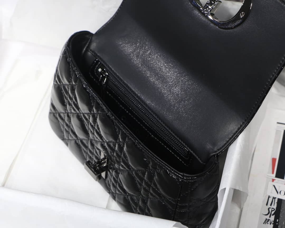 Chr1st1an D10r Caro Replica Bag