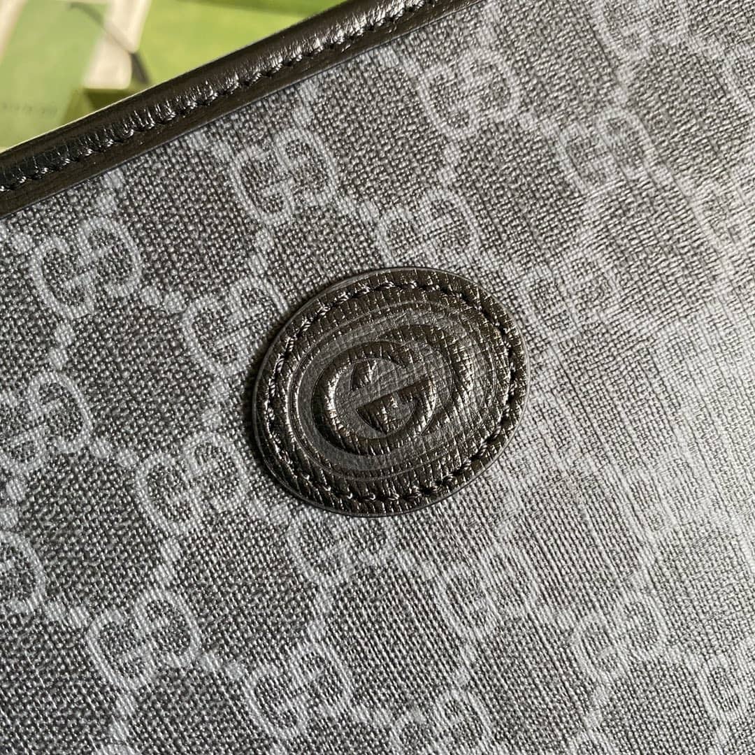 Gvc*1 Interlocking G Beauty Case Replica 672956