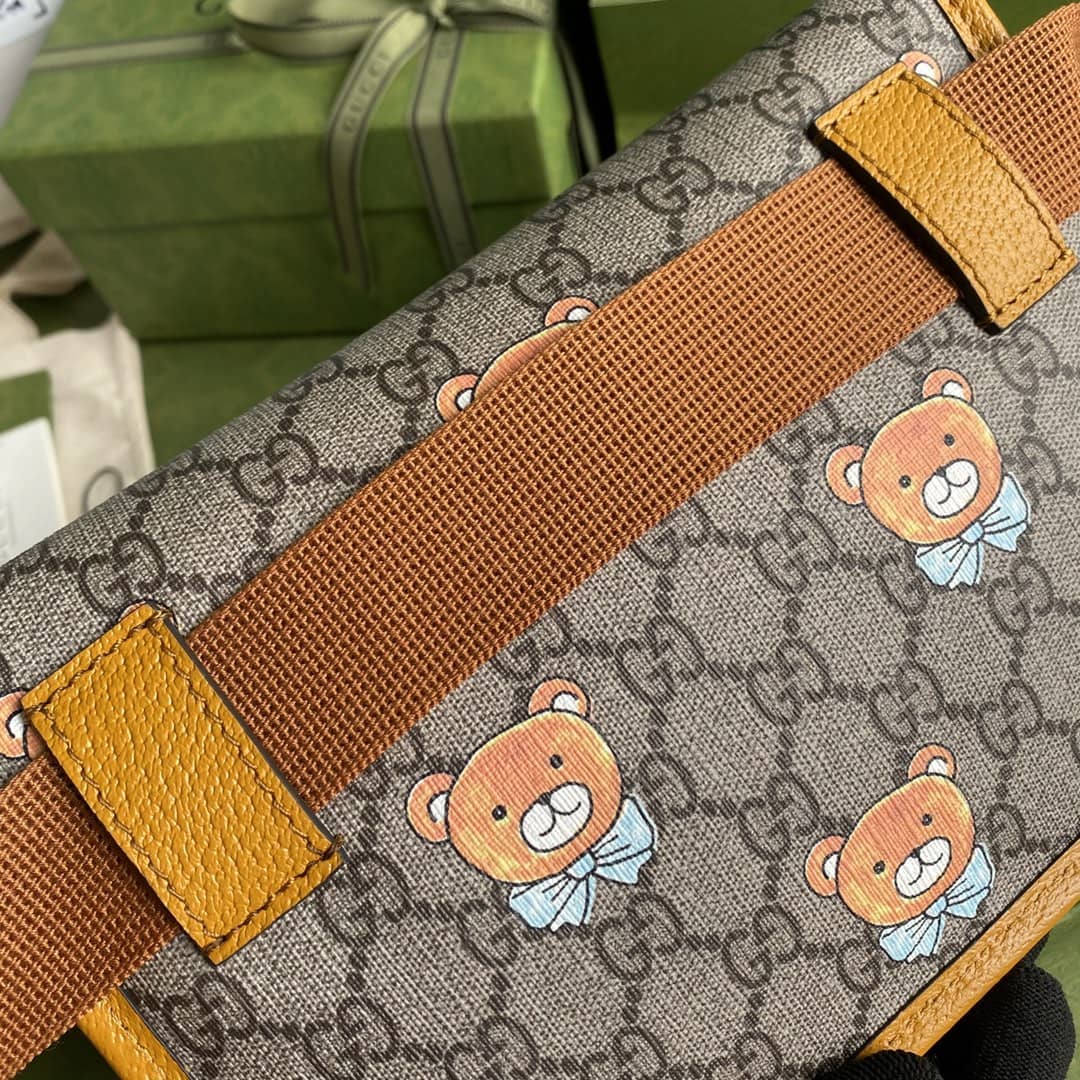 Gvc*1 Doraemon x Gvc*1 Small Belt Bag Replica 647817