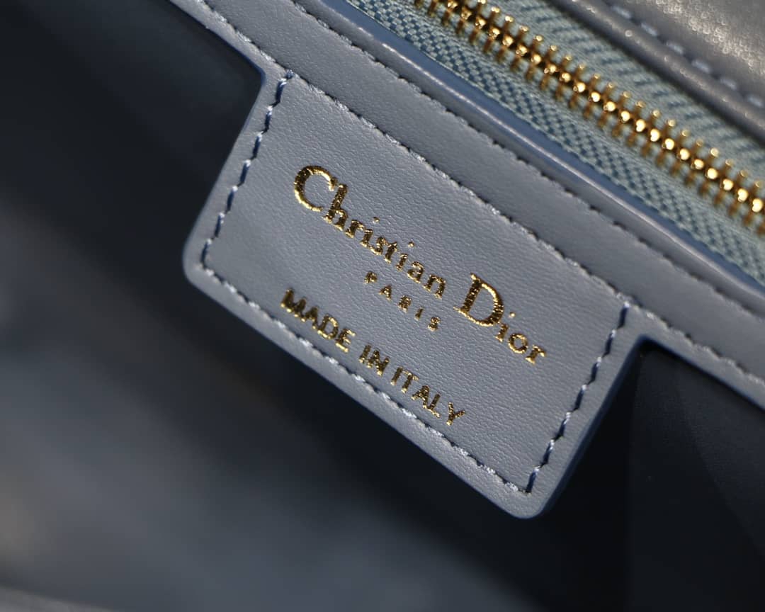 Chr1st1an D10r Caro Replica Bag