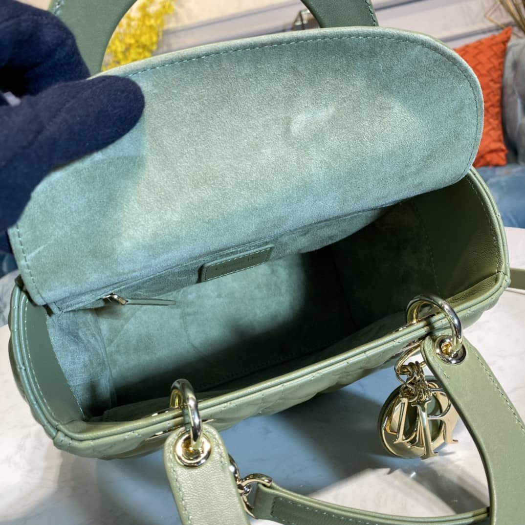 Chr1st1an D10r Lady D10r 24CM Replica Bag