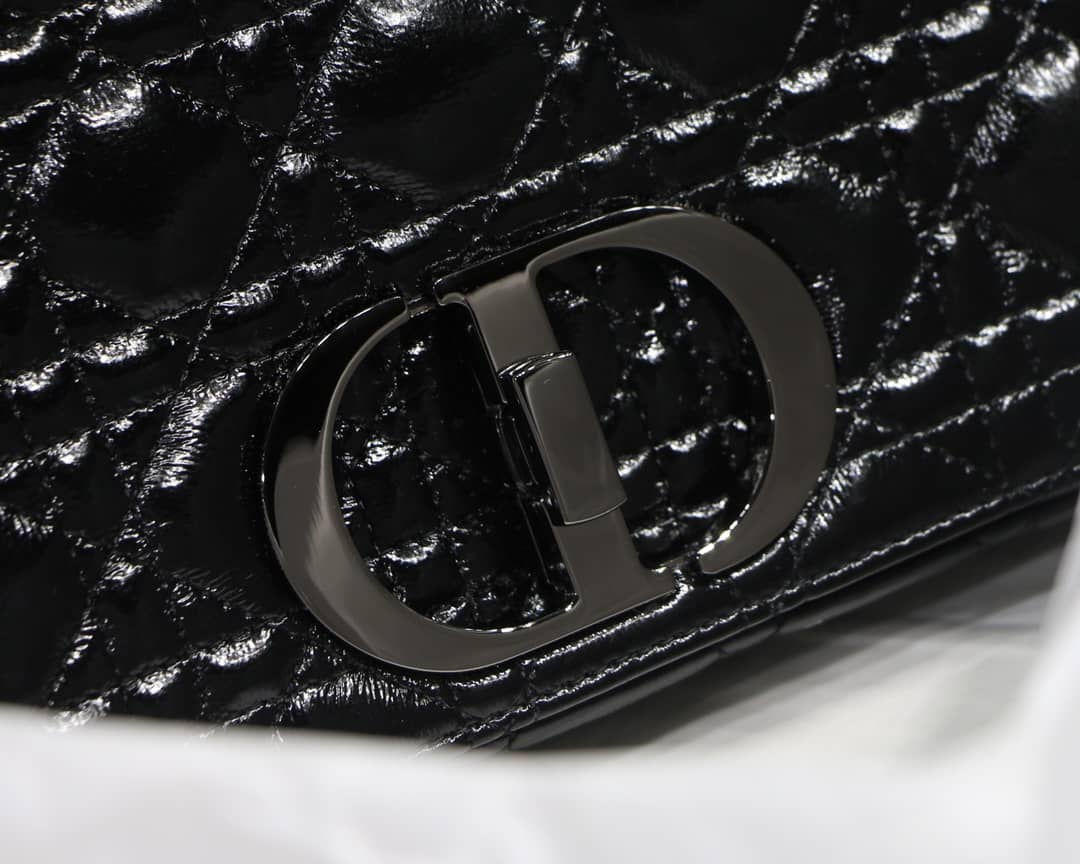 Chr1st1an D10r Caro Replica Bag