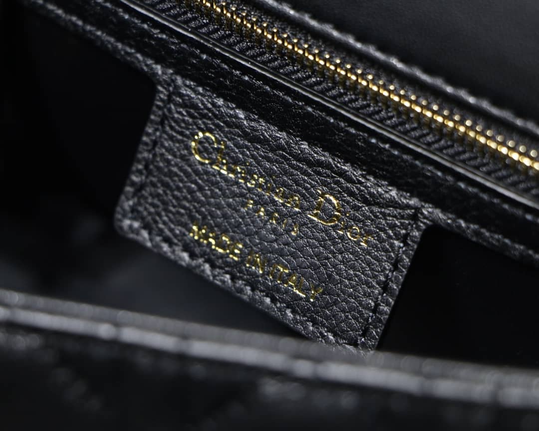 Chr1st1an D10r Caro Replica Bag