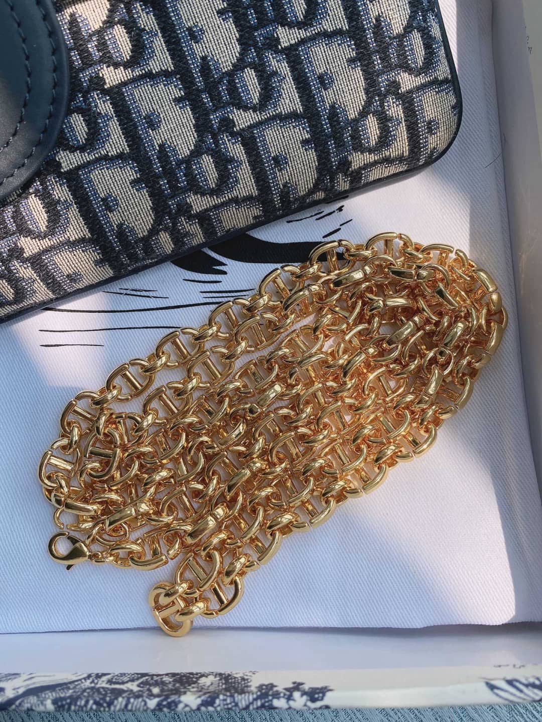 Chr1st1an D10r Replica Clutch