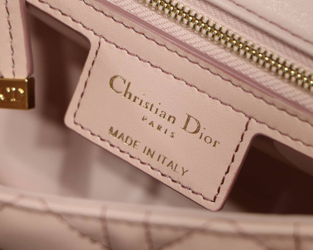 Chr1st1an D10r Caro Replica Bag