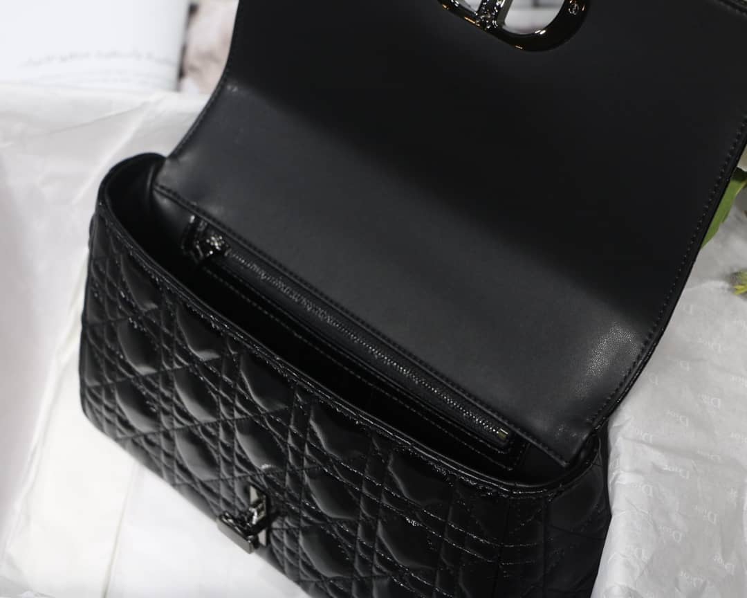 Chr1st1an D10r Caro Replica Bag