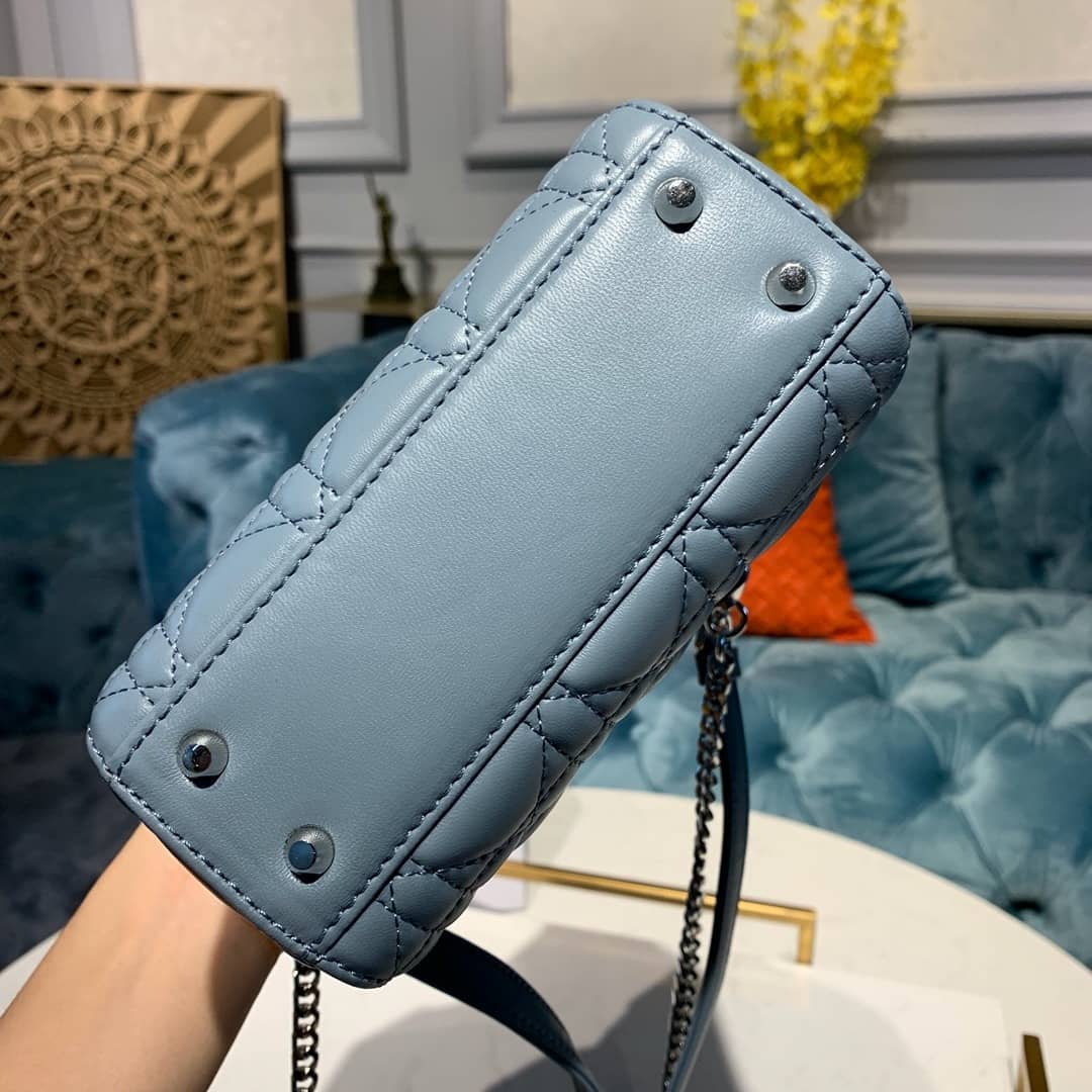 Chr1st1an D10r Lady D10r 17CM Replica Bag