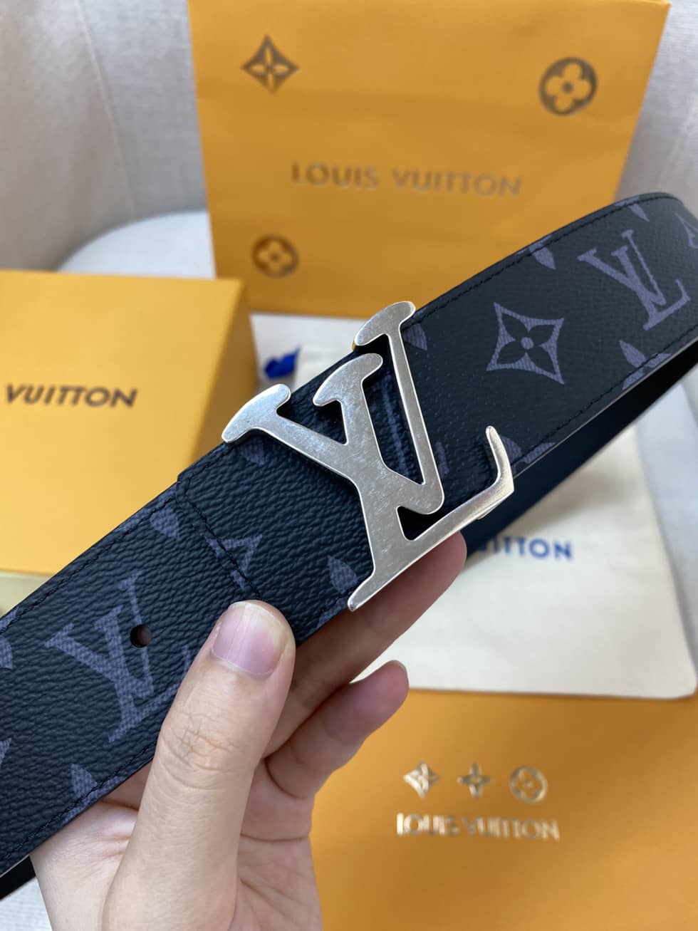 Replica L0vis Vvtt0n Buckle Belt 40mm