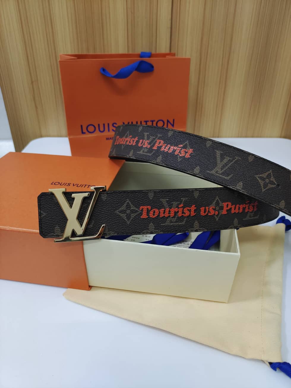 L0vis Vvtt0n Belt Copy Online