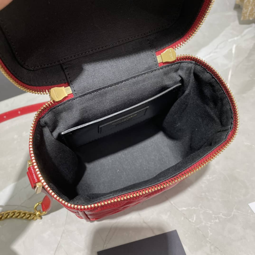 Y51 80s Carré-Quilted Vanity Replica Bag