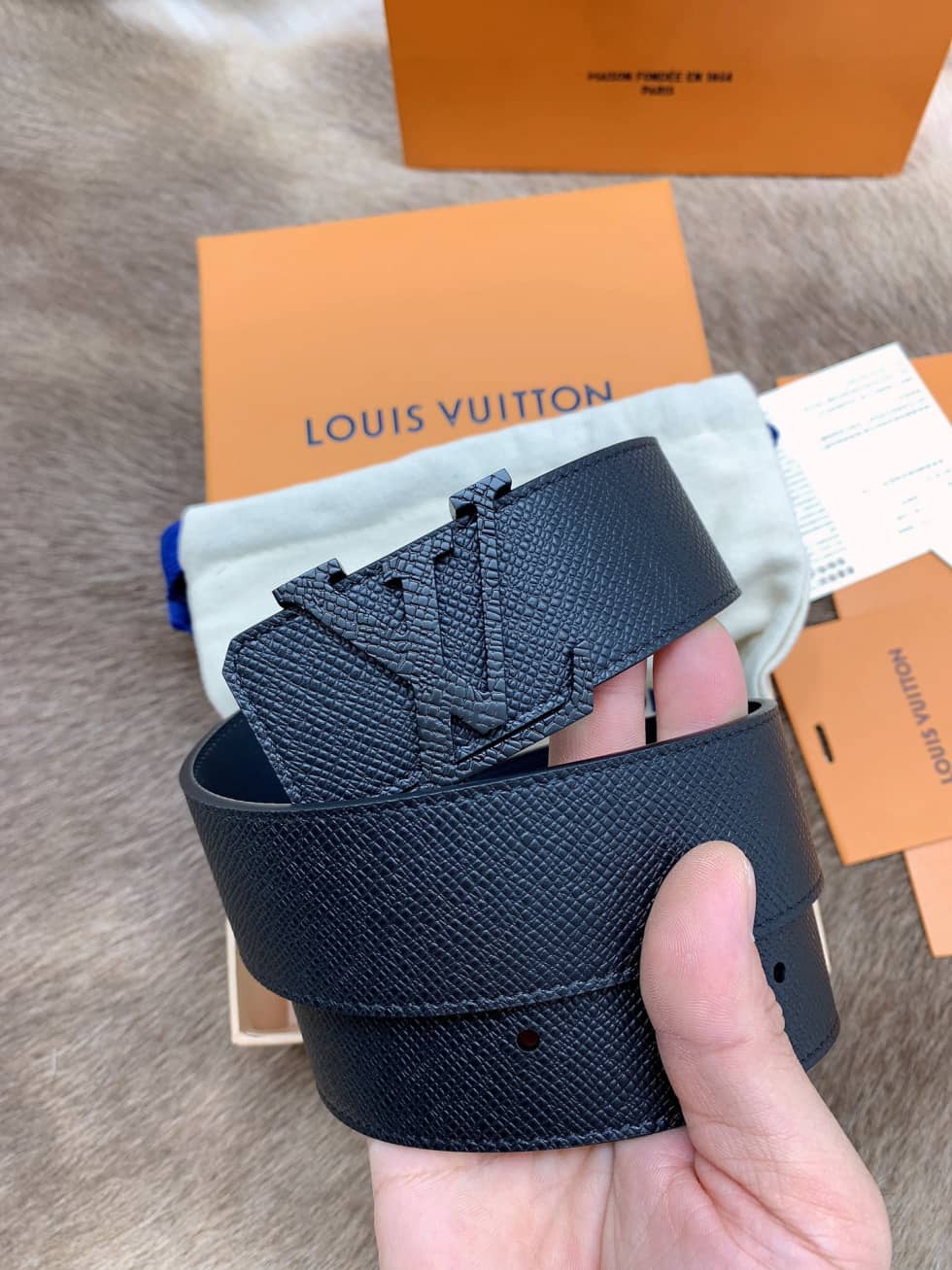 Replica L0vis Vvtt0n Belt AAA+ 40mm
