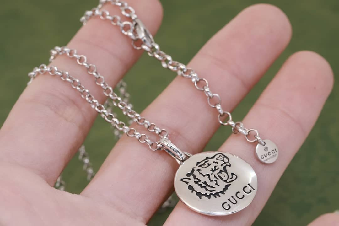 Gvc*1 Necklace First Copy