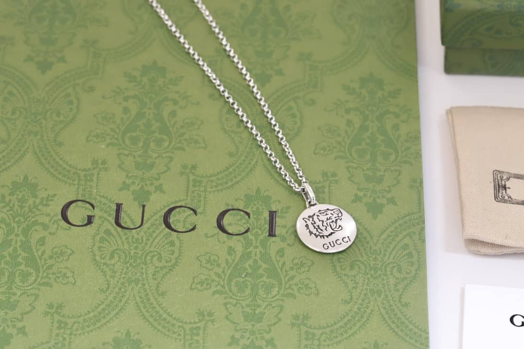 Gvc*1 Necklace First Copy