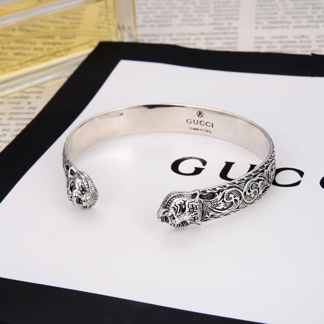 Knockoff Gvc*1 Logo Bracelet