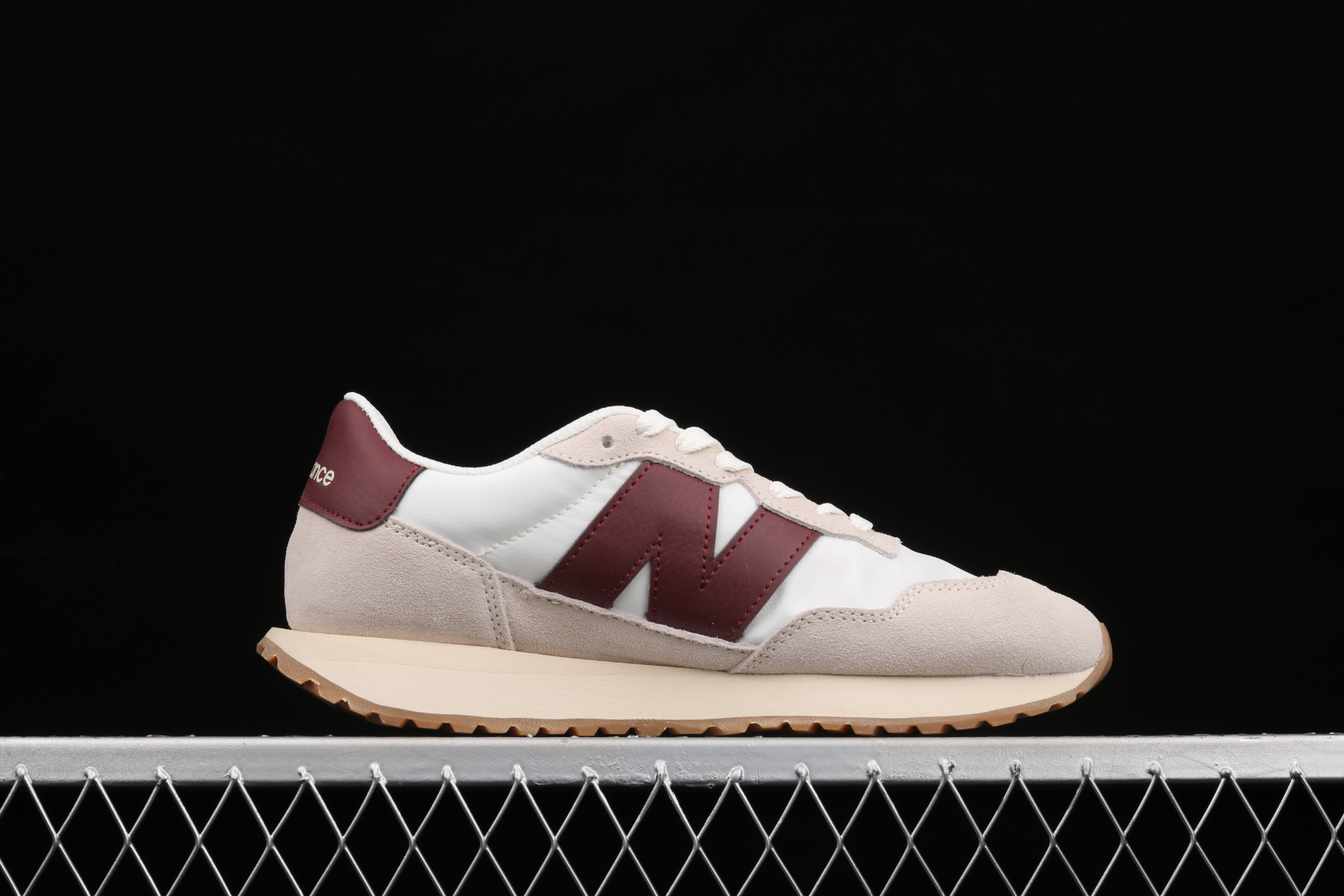 237 White Burgundy MS237SB