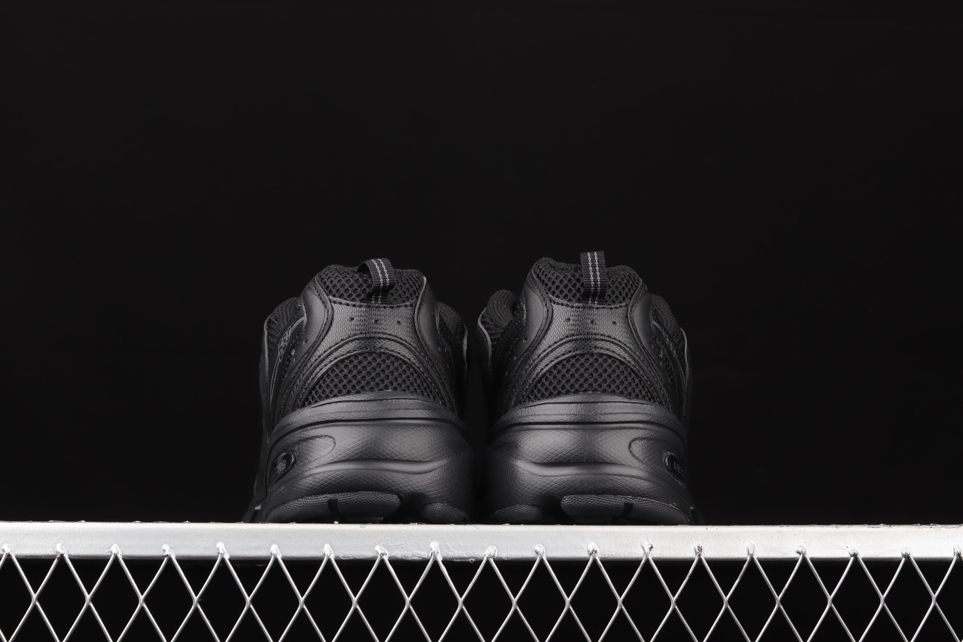530 Retro Black MR530FB1