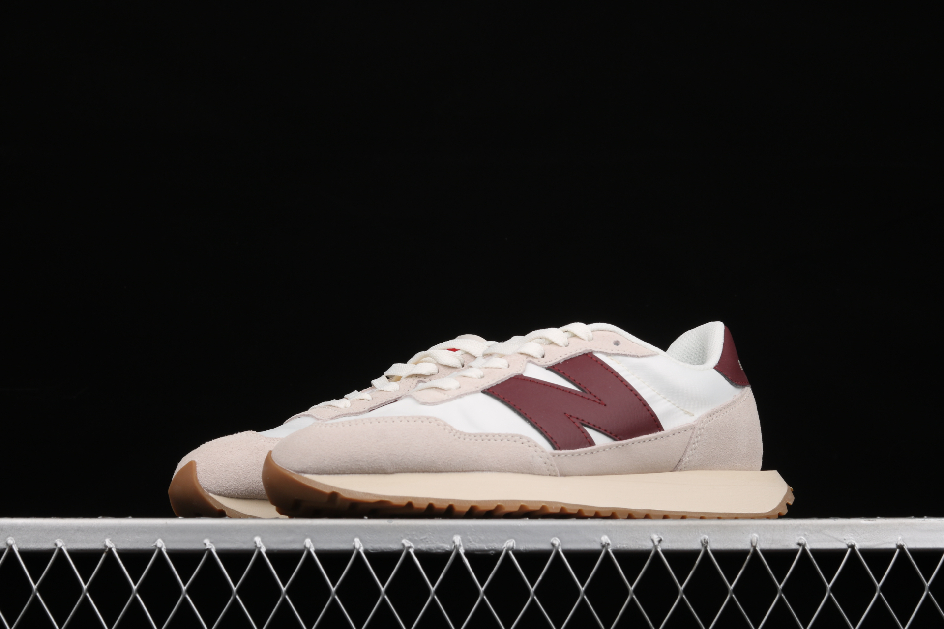237 White Burgundy MS237SB