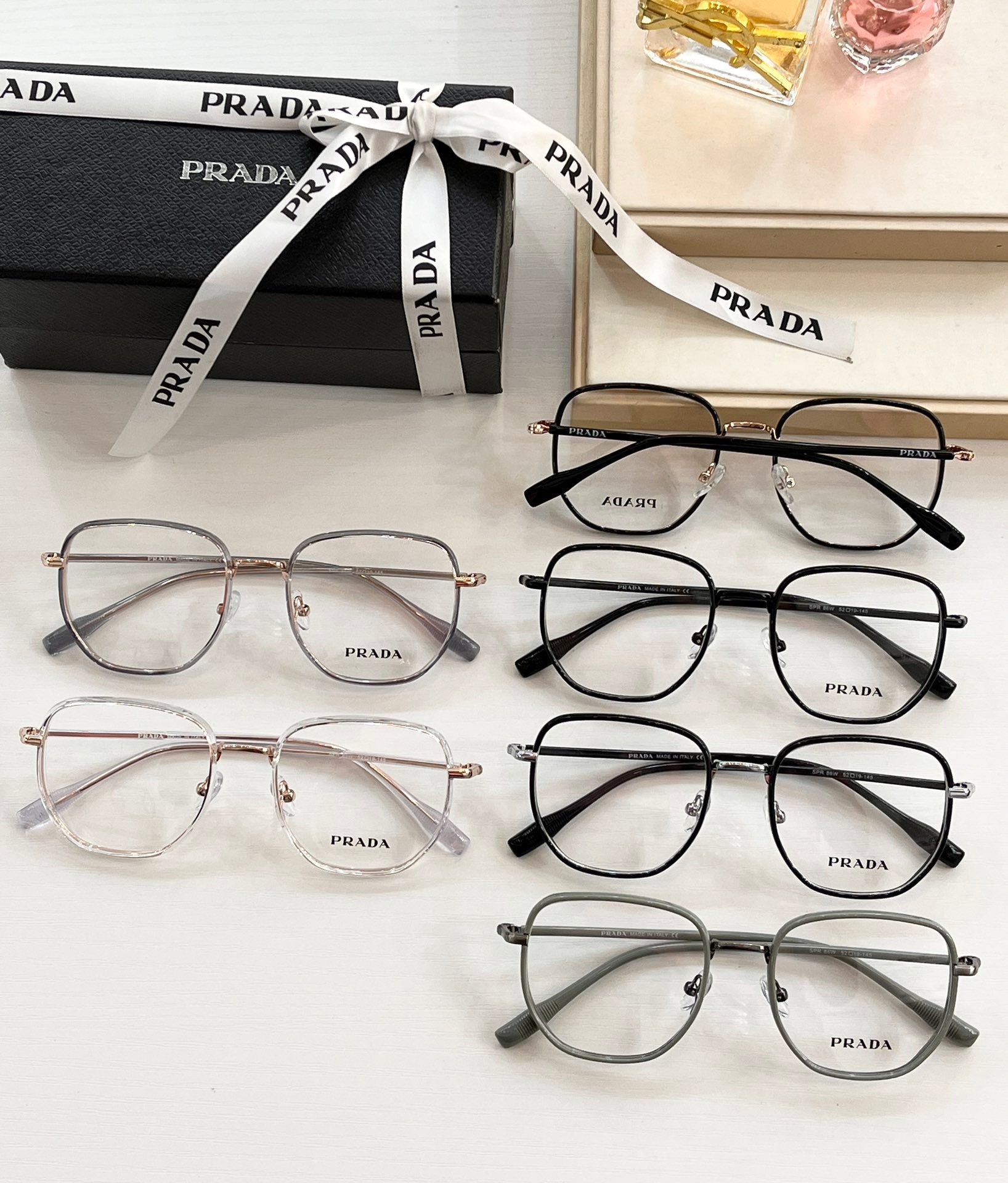 Pra*a Glasses