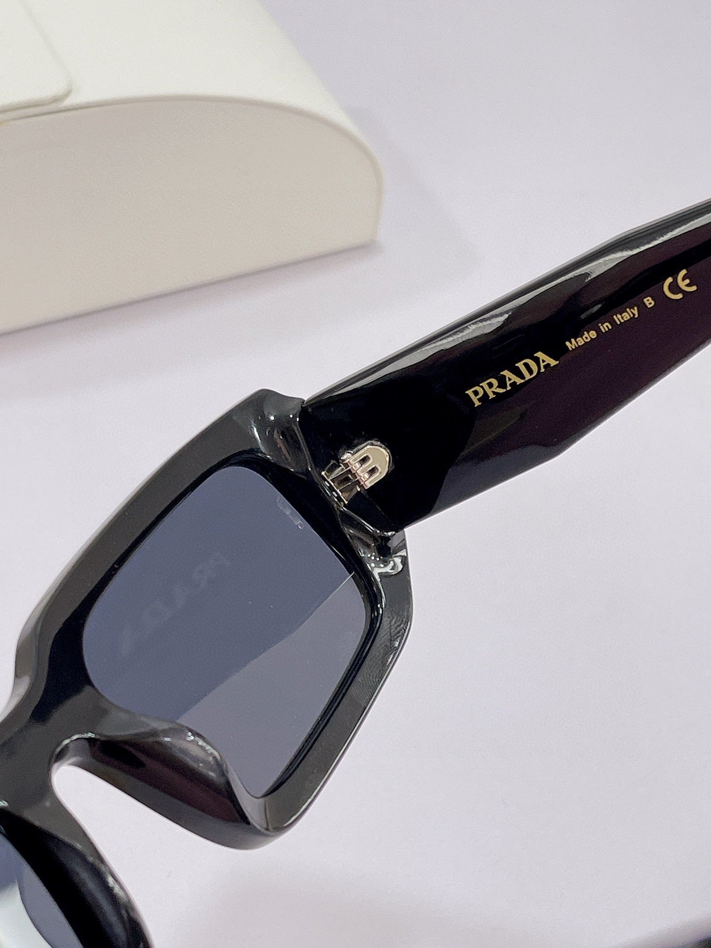 Pra*a sunglasses