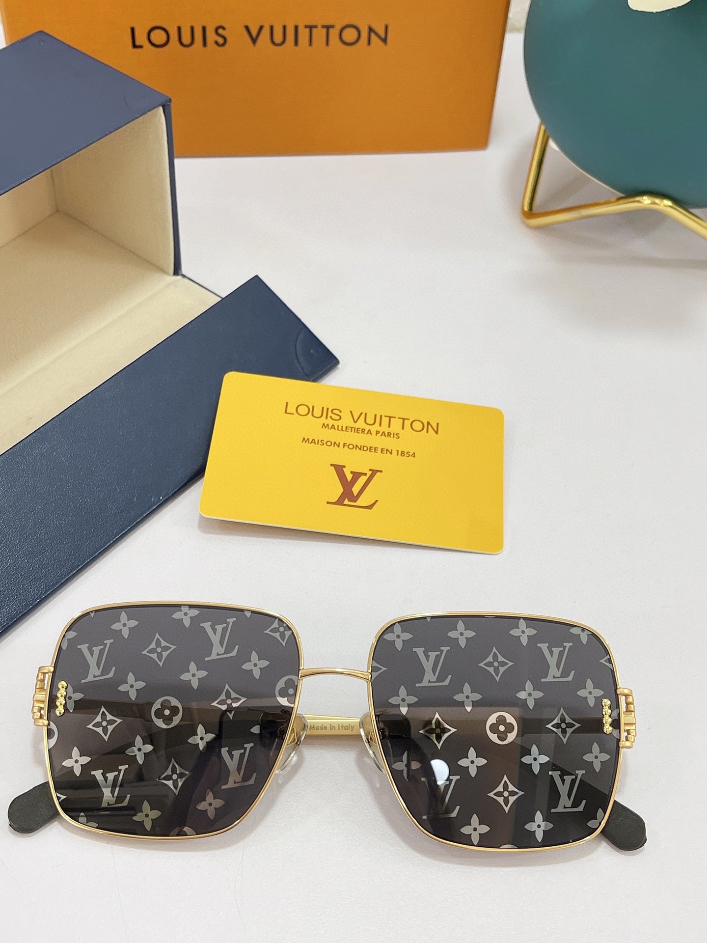 L0vis Vvtt0n Sunglasses