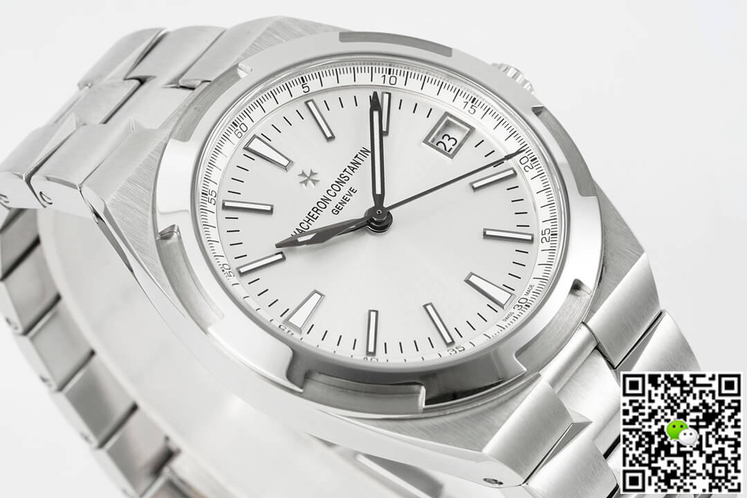 Replica Vacheron C0nstan1n Overseas 4500V/110A-B126 1:1 Best Edition ZF Factory Silvery White Dial