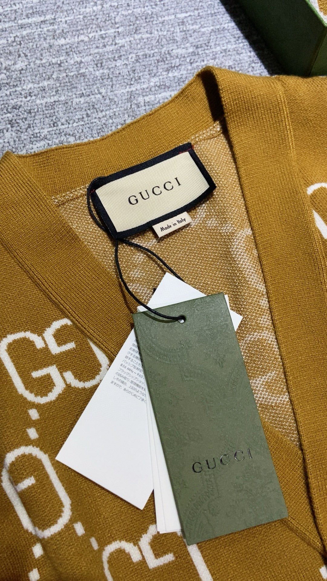 Gvc*1 Cardigan