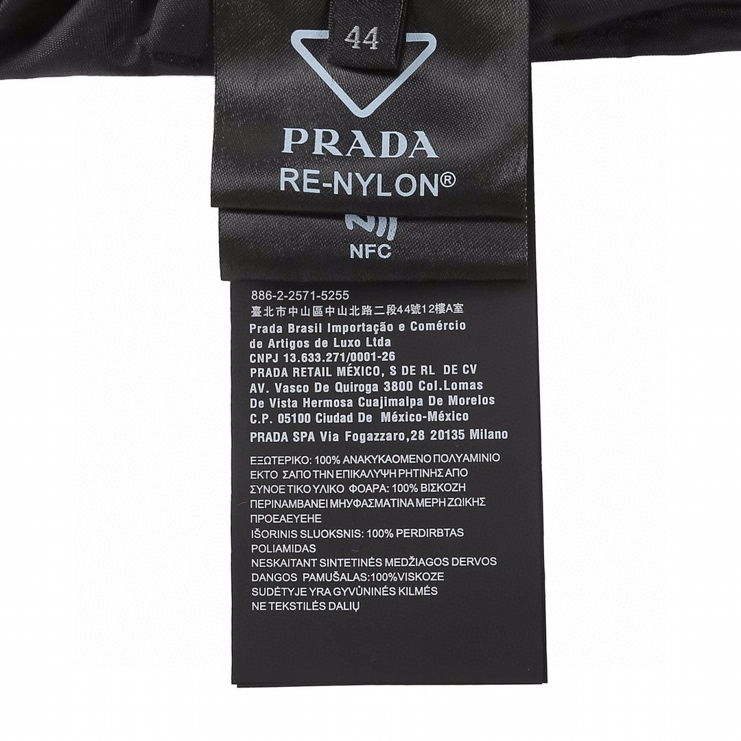 Pra*a Shorts