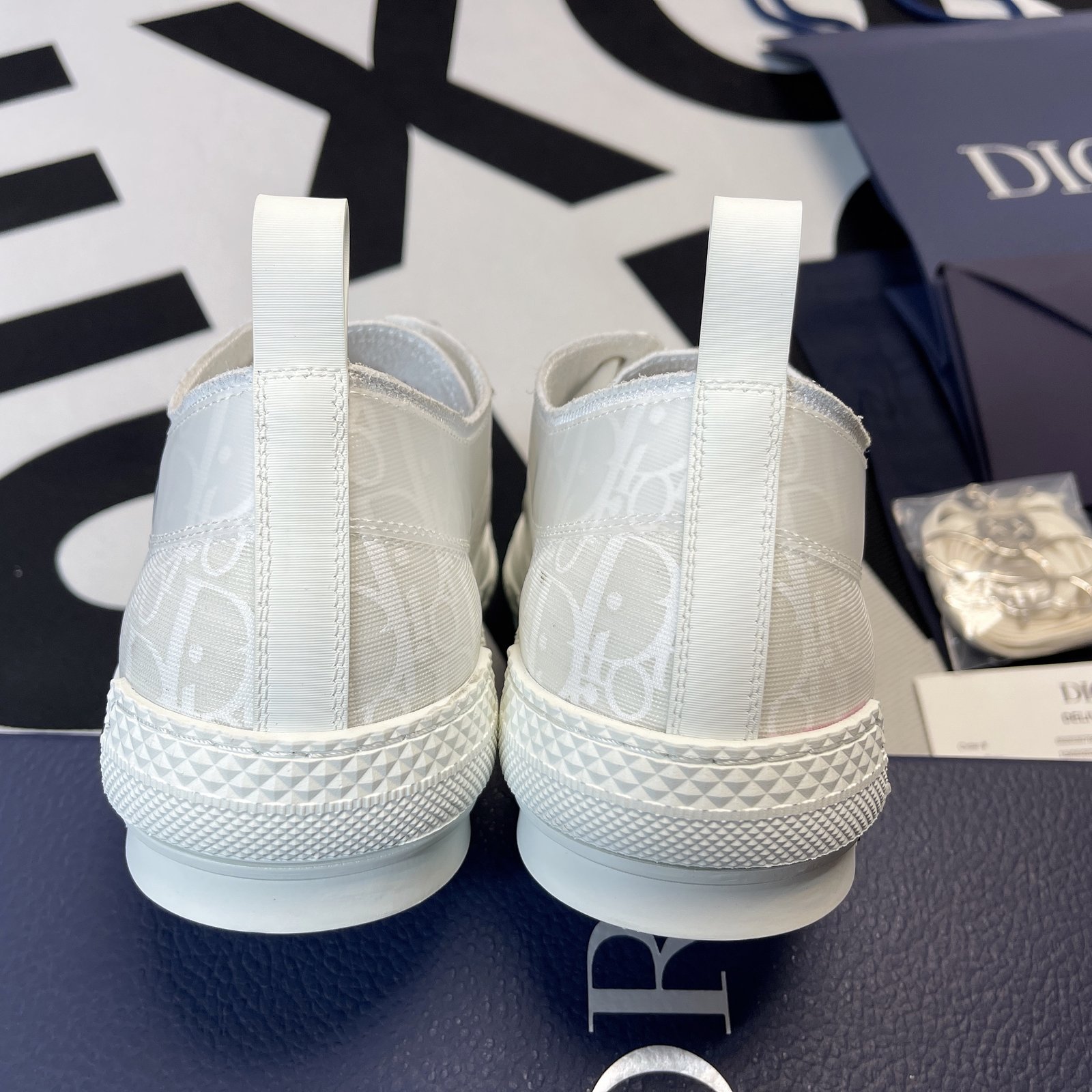 D10r B23 High Top Sneaker 9