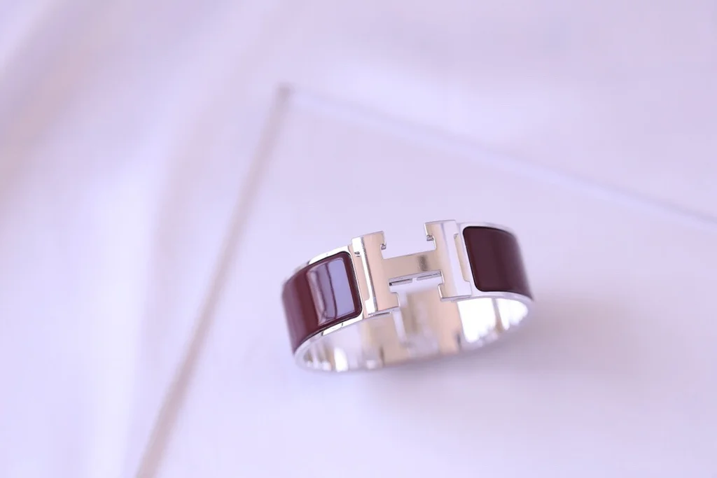 H**me5 bracelet