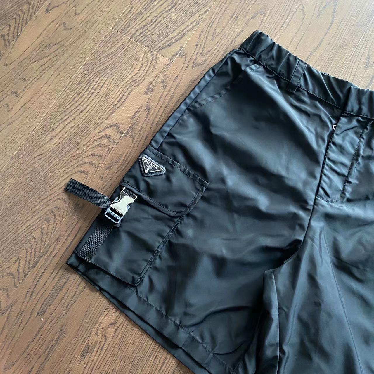 Pra*a Shorts